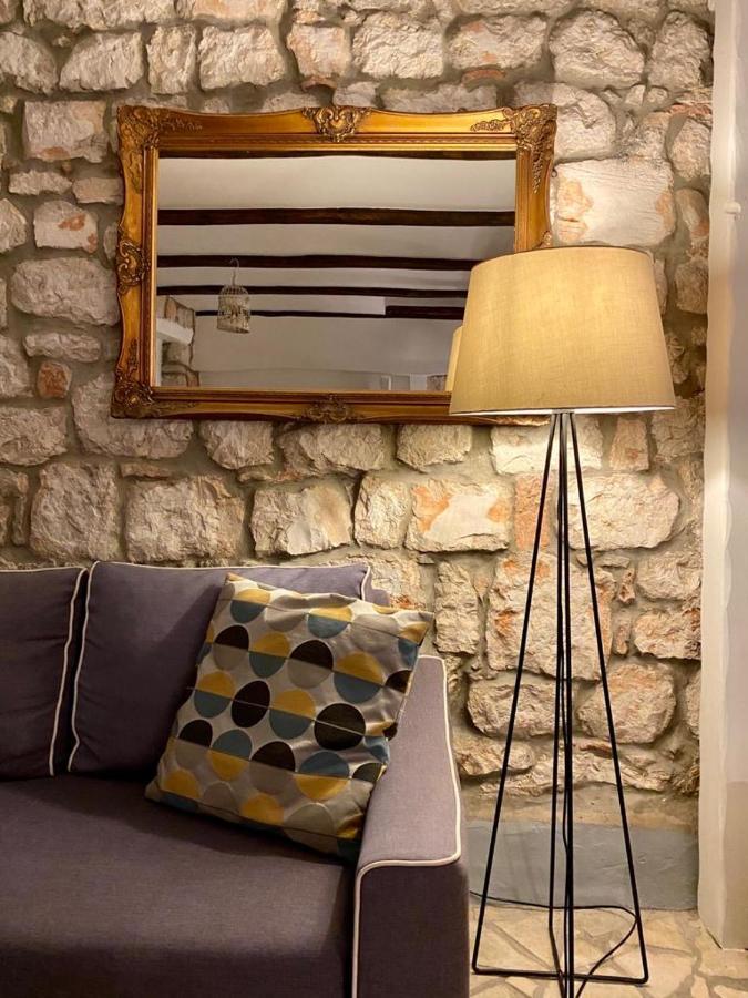 Ferienwohnung Steinhaus Mit Terrasse Rovinj Exterior foto