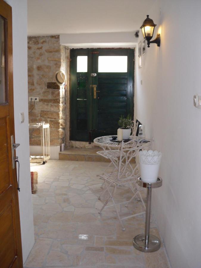 Ferienwohnung Steinhaus Mit Terrasse Rovinj Exterior foto